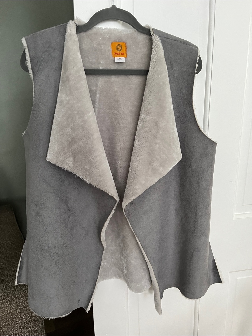 Ruby Rd. Size M Gray faux suede outer plush lining Sherpa vest